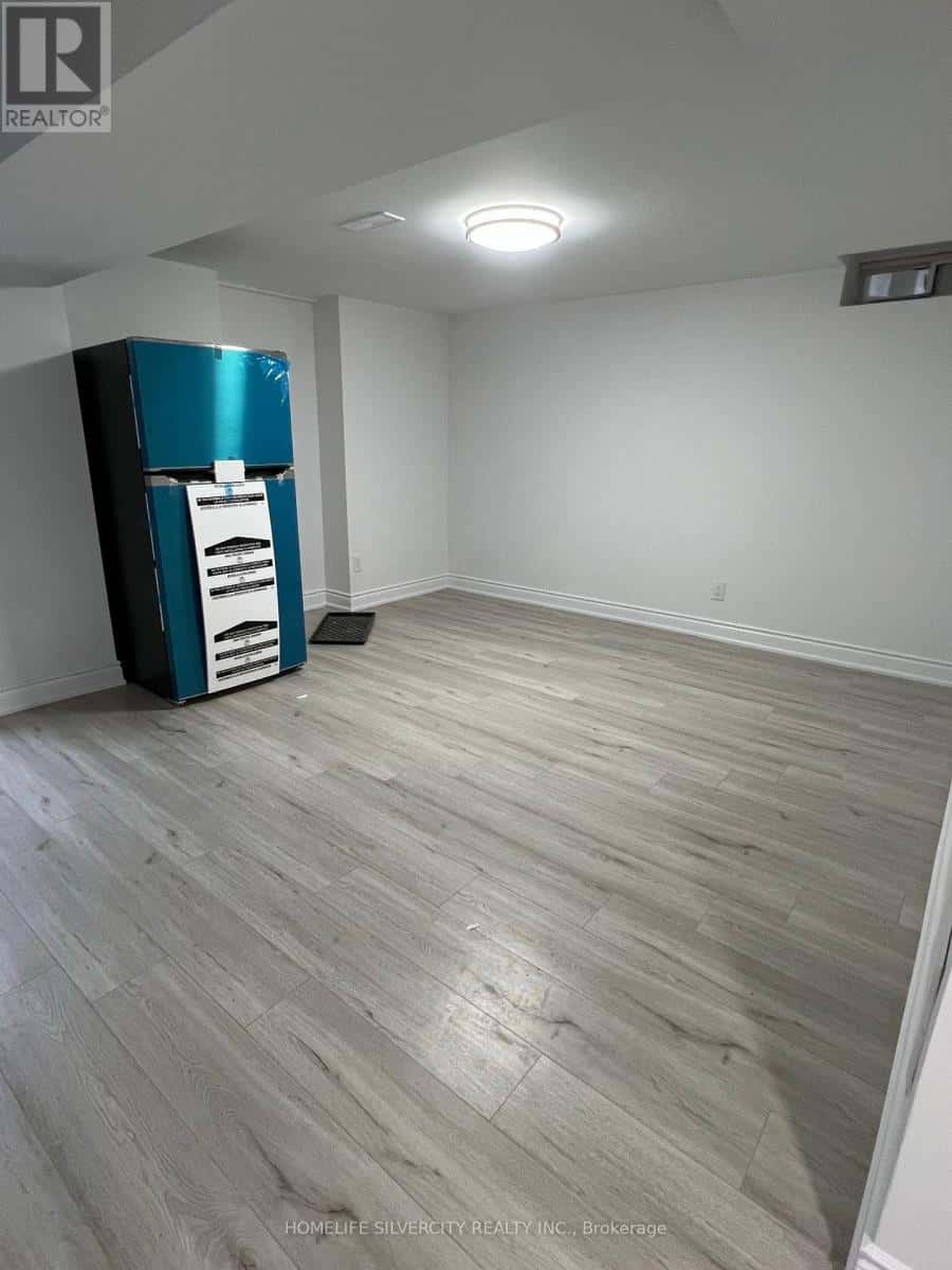 Vaughan (Maple) — Vaughan (Maple) - Photo 3 of 6