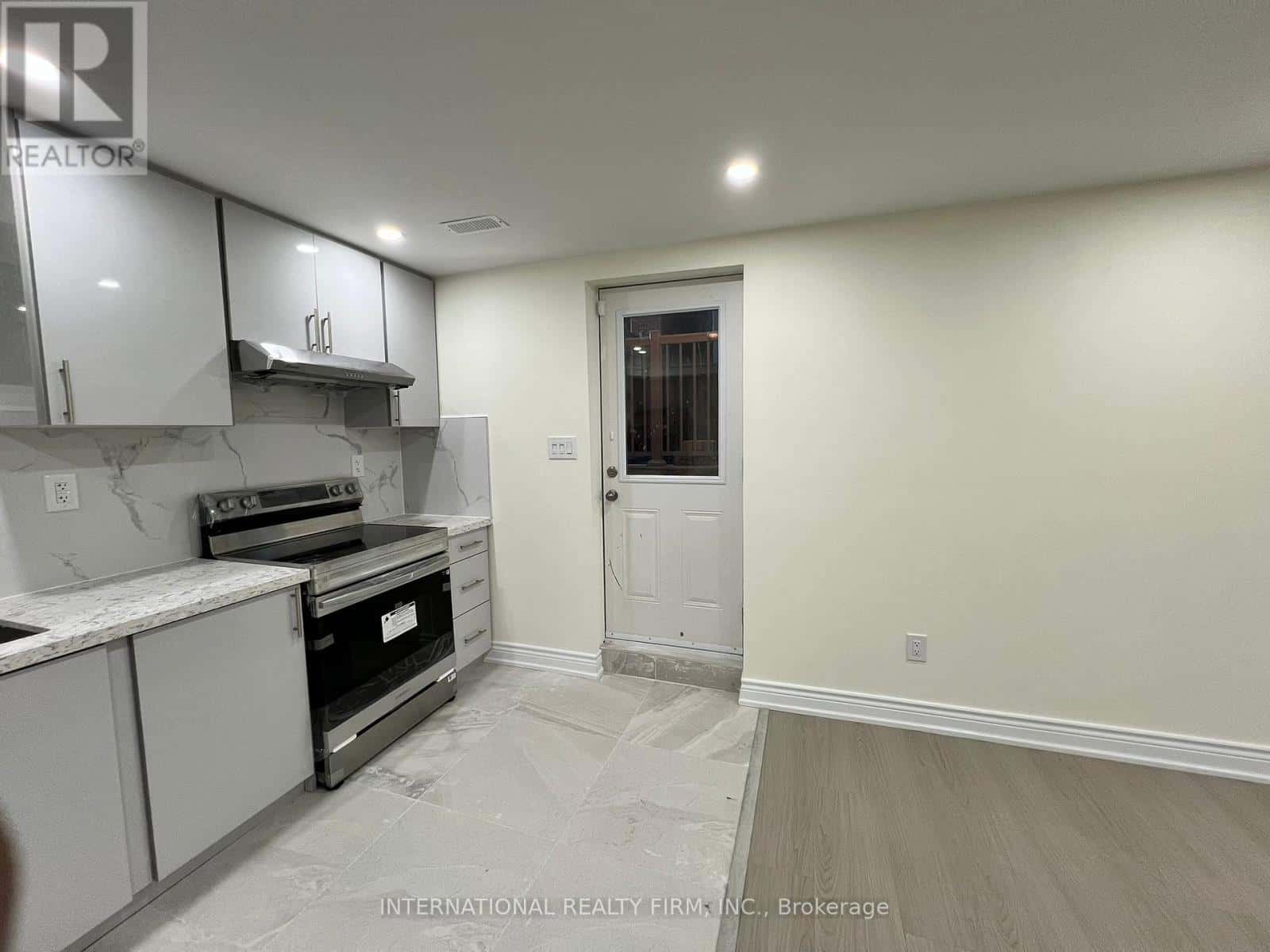 216 WESMINA AVENUE — Whitchurch-Stouffville (Stouffville) - Photo 5 of 22