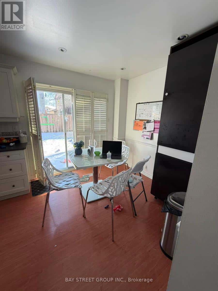 Vaughan (Brownridge) — Vaughan (Brownridge) - Photo 2 of 12