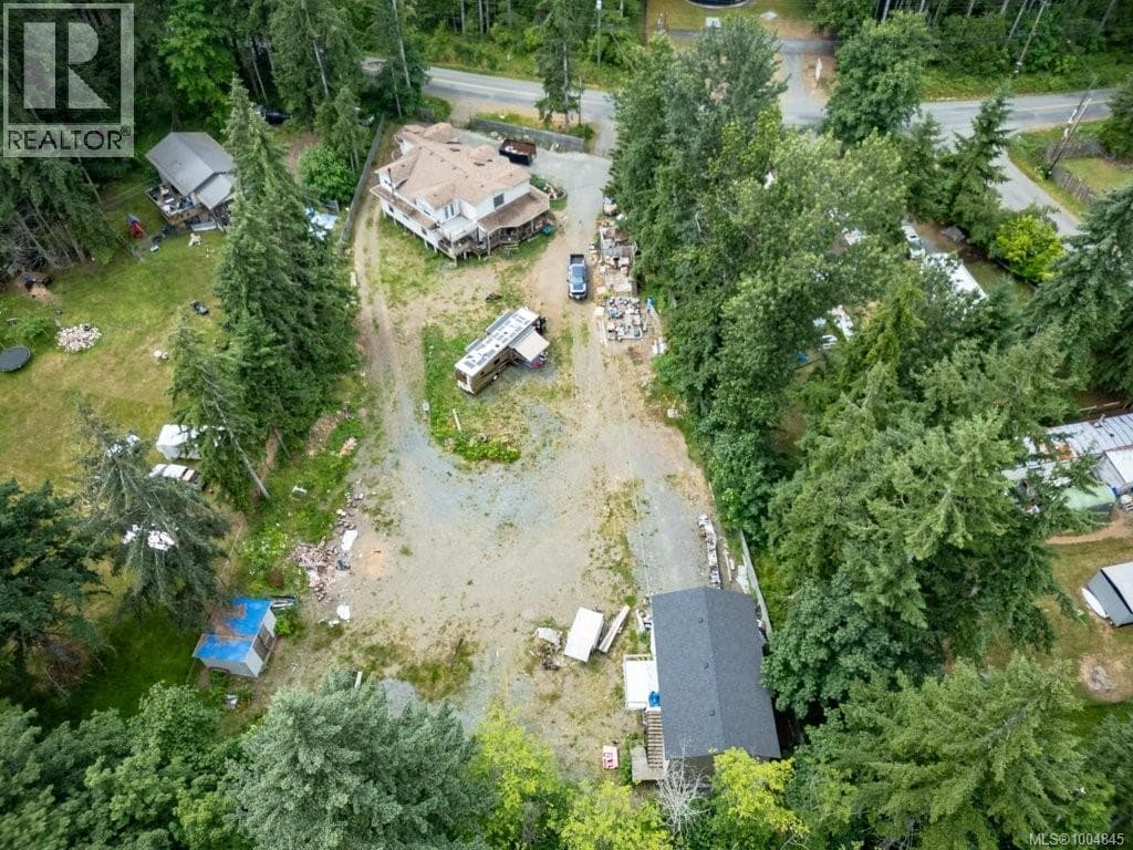2524 Macaulay Rd — Black Creek, British Columbia - Main photo