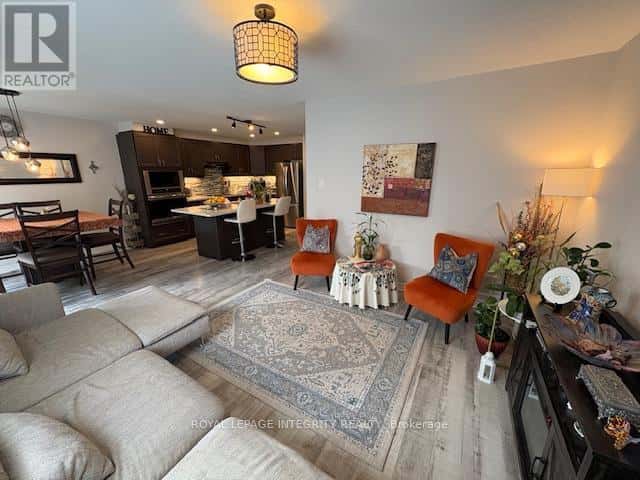 Ottawa — Ottawa - Photo 5 of 19