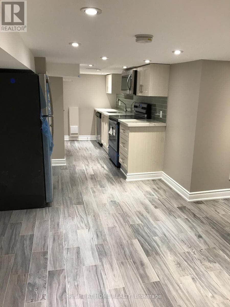 Toronto (Dufferin Grove) — Toronto (Dufferin Grove) - Main photo