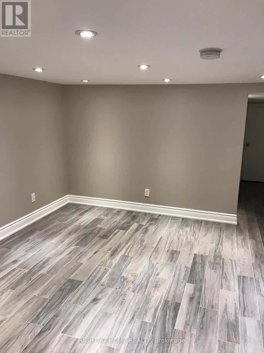 Toronto (Dufferin Grove) — Toronto (Dufferin Grove) - Photo 3 of 6