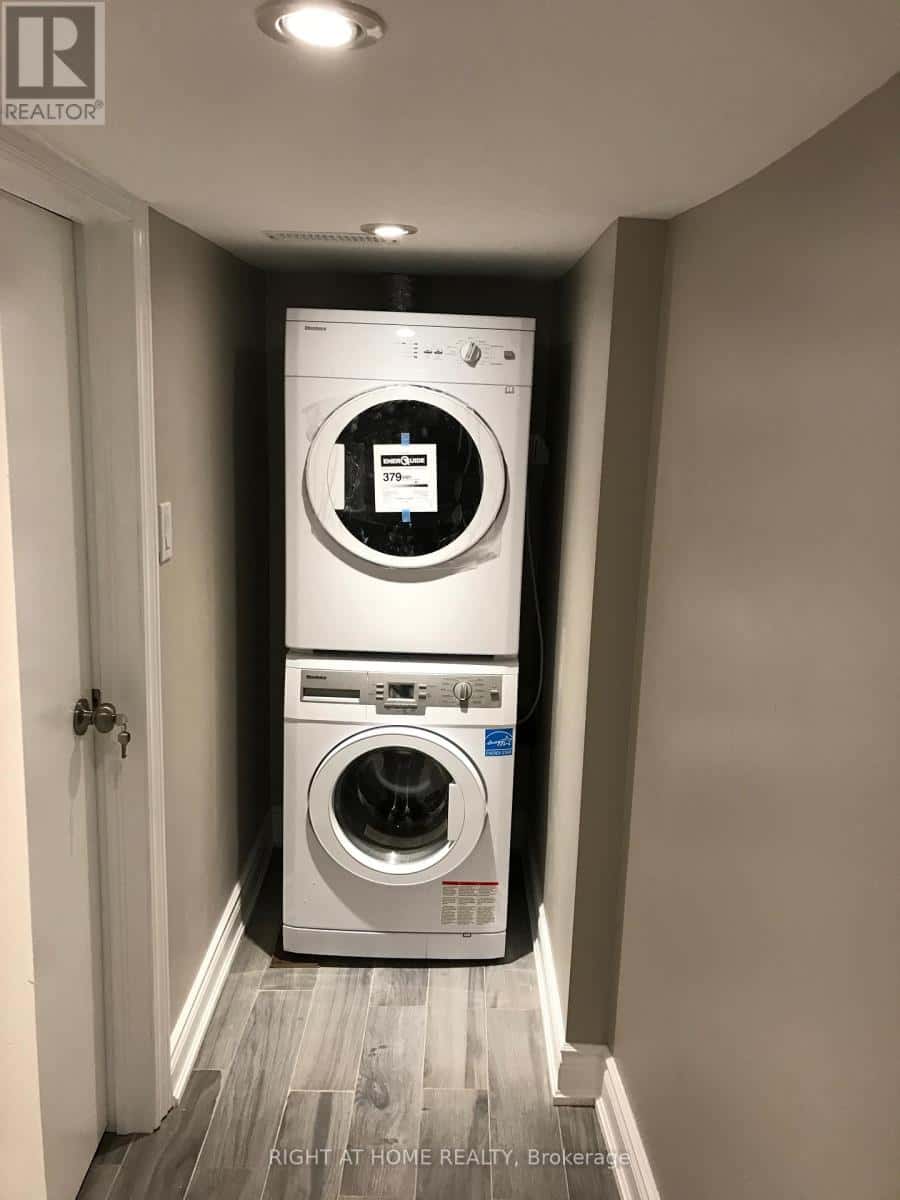 Toronto (Dufferin Grove) — Toronto (Dufferin Grove) - Photo 5 of 6