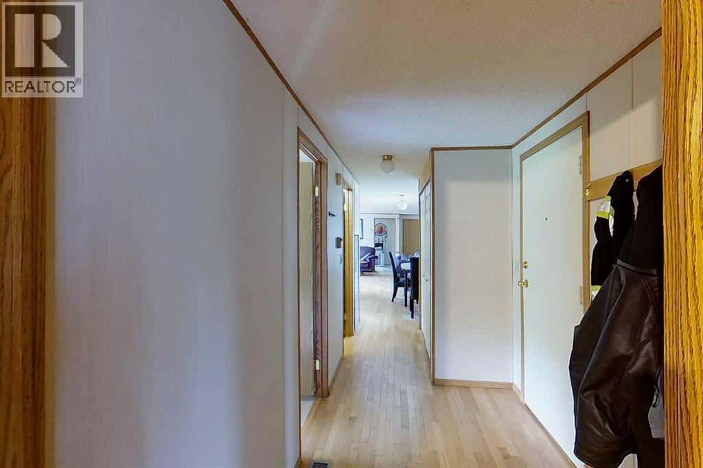 2756 Strawberry Lane — Wabasca, Alberta - Photo 4 of 33