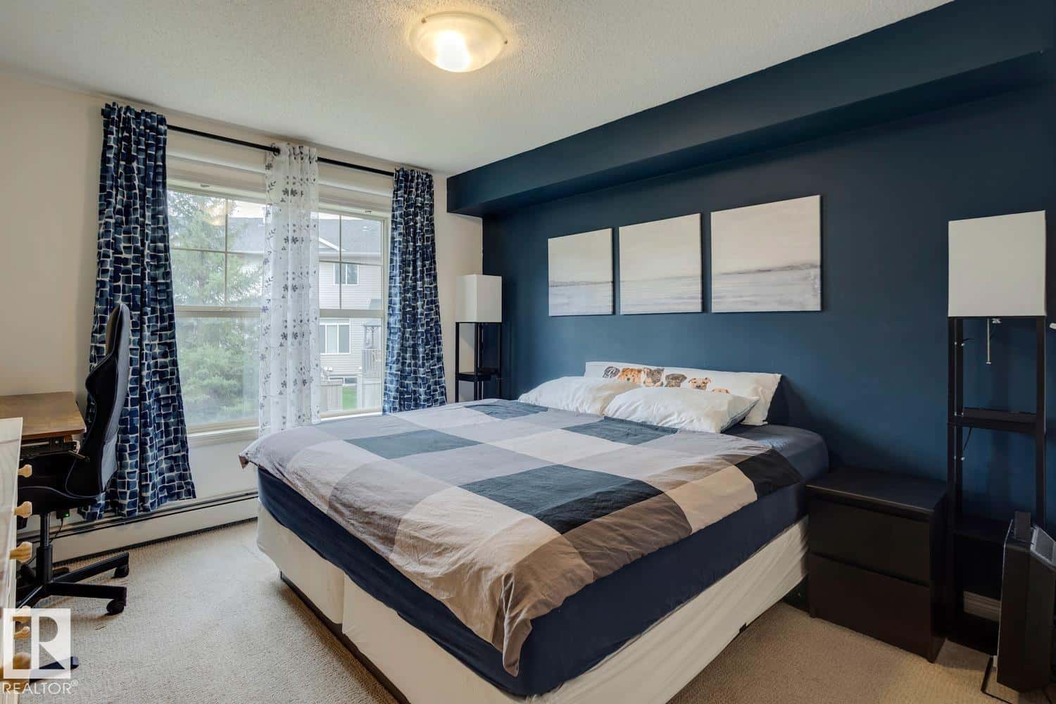 Edmonton — Edmonton - Photo 5 of 13