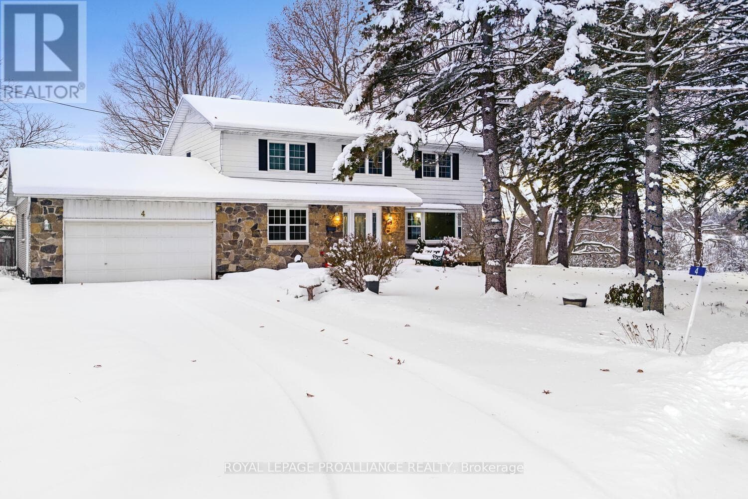 4 CONNELL PLACE — Prescott, Ontario - Main photo