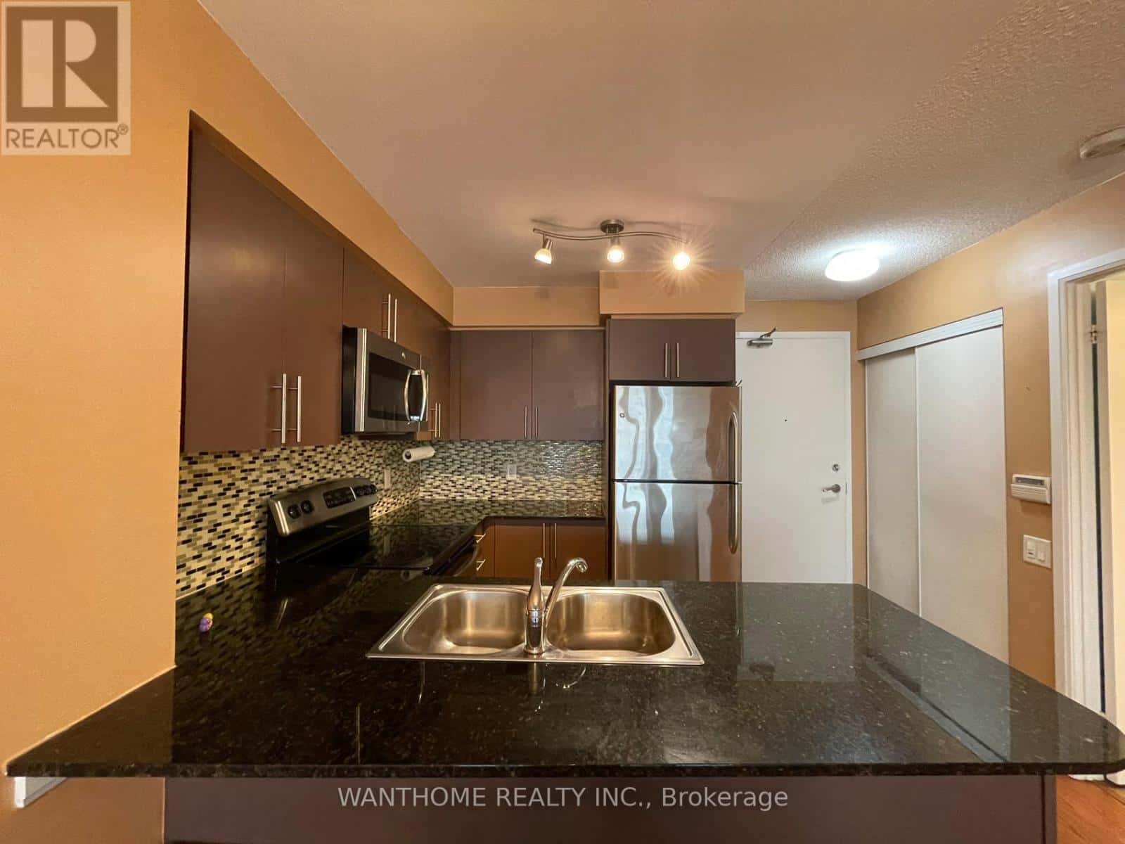 Toronto (Mount Pleasant West) — Toronto (Mount Pleasant West) - Photo 4 of 15