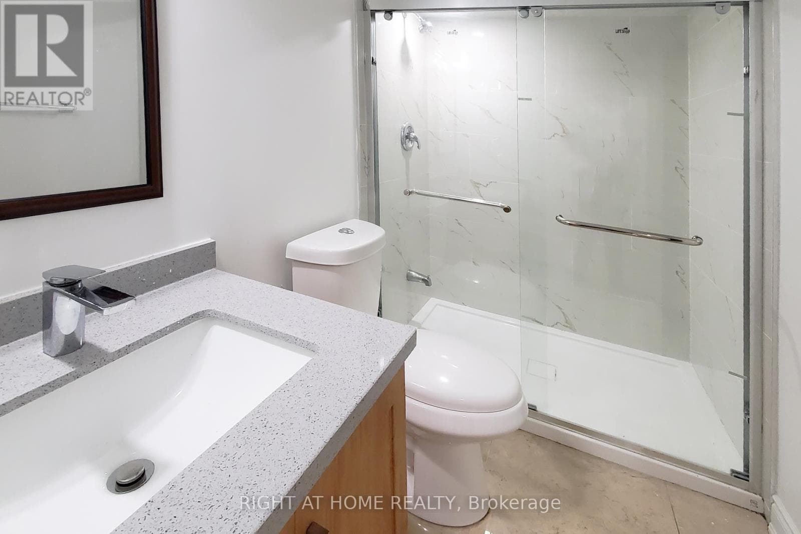 Oshawa (Taunton) — Oshawa (Taunton) - Main photo