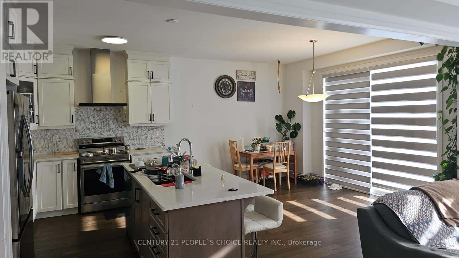 Kitchener — Kitchener - Photo 2 of 27