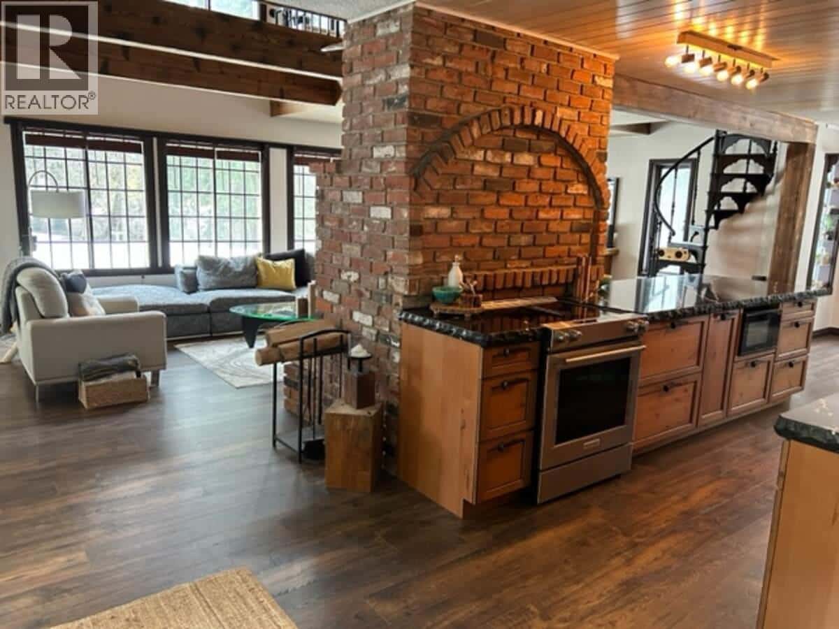 3025 Camozzi Road — Revelstoke, British Columbia - Photo 4 of 35