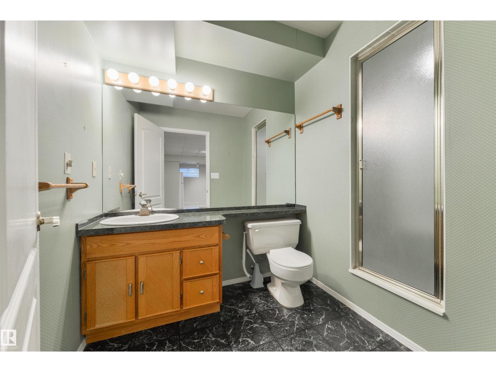 Edmonton — Edmonton - Main photo