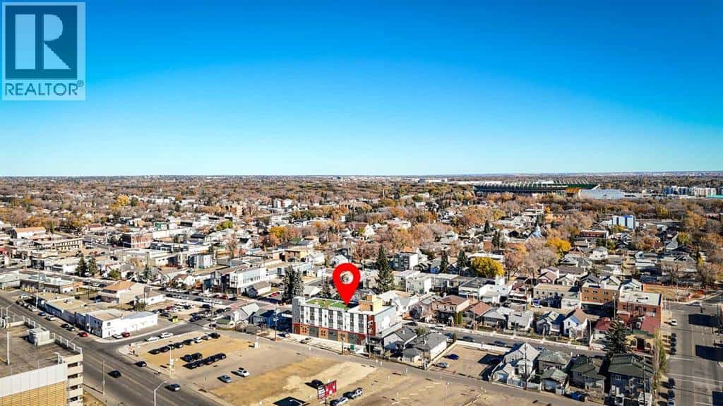 Edmonton — Edmonton - Photo 4 of 16