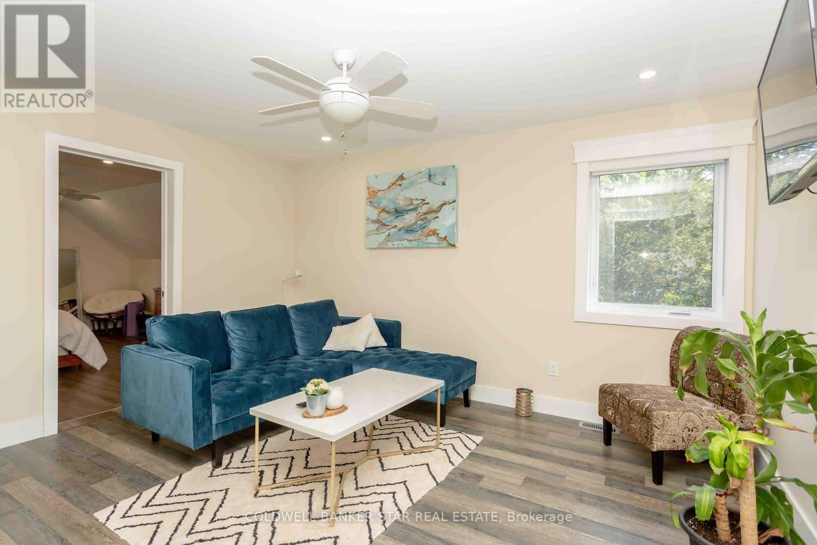 Central Elgin — Central Elgin - Photo 4 of 47