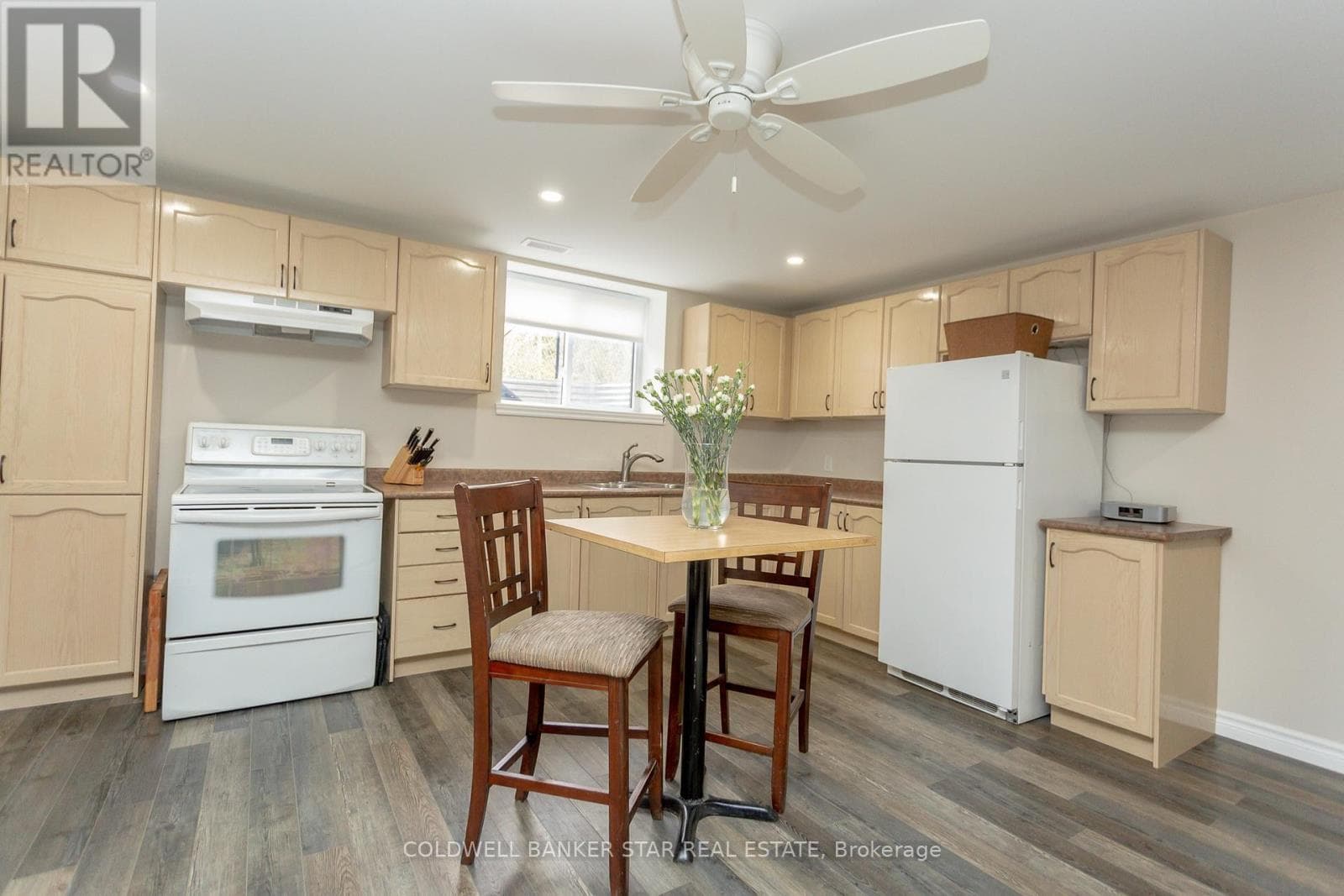 Central Elgin — Central Elgin - Main photo