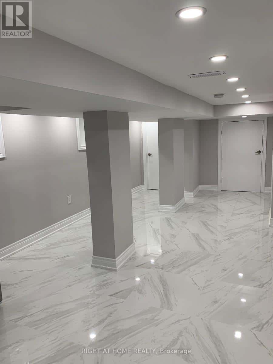 Toronto (University) — Toronto (University) - Photo 5 of 10