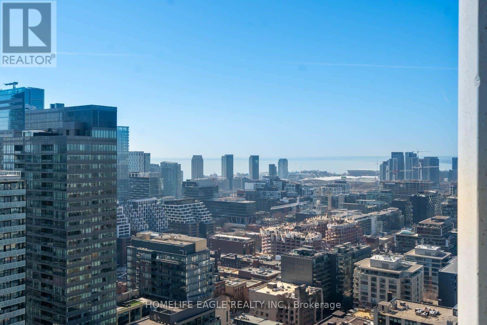 Toronto (Waterfront Communities) — Toronto (Waterfront Communities) - Photo 3 of 40