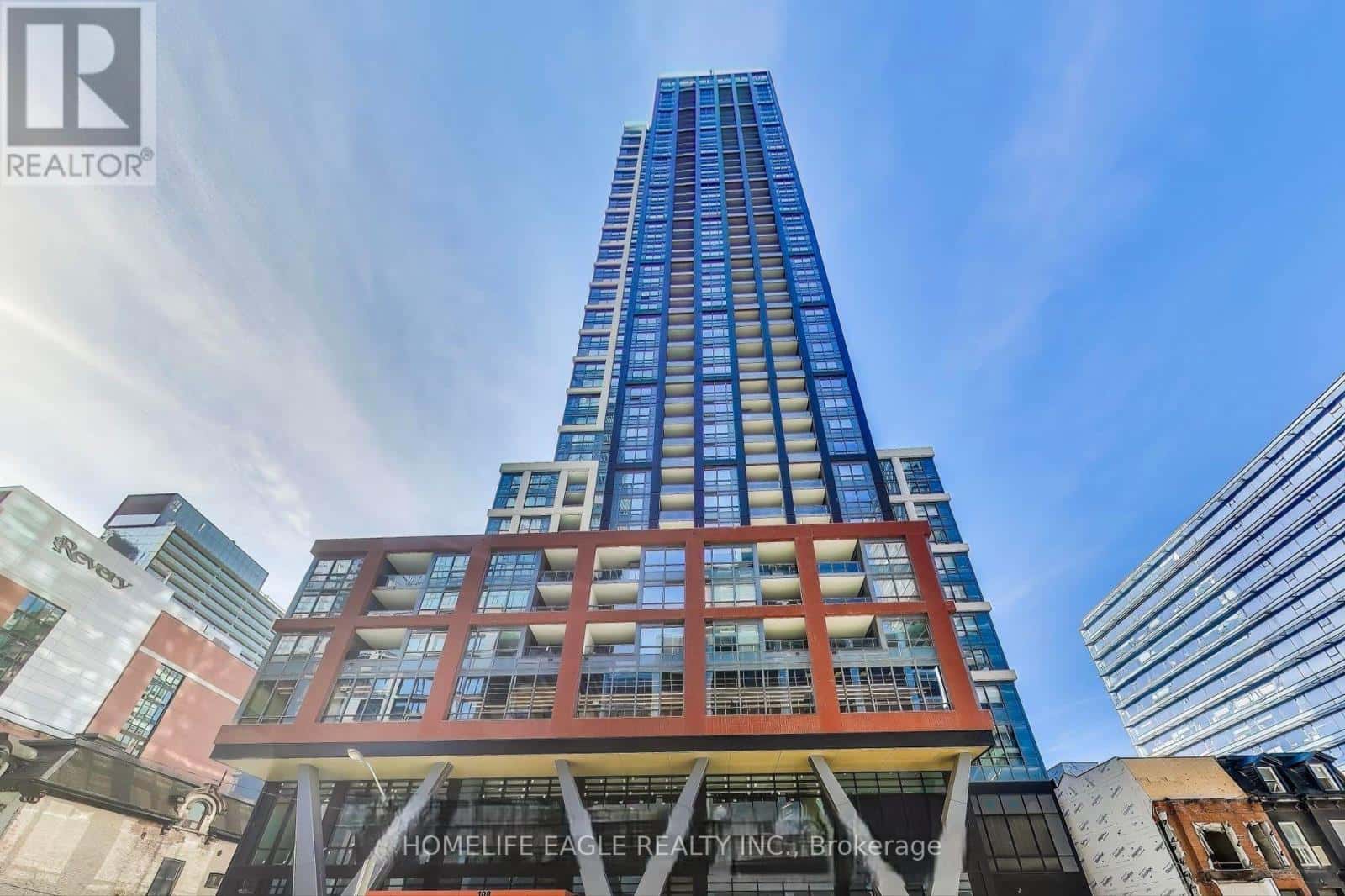 Toronto (Waterfront Communities) — Toronto (Waterfront Communities) - Photo 4 of 40