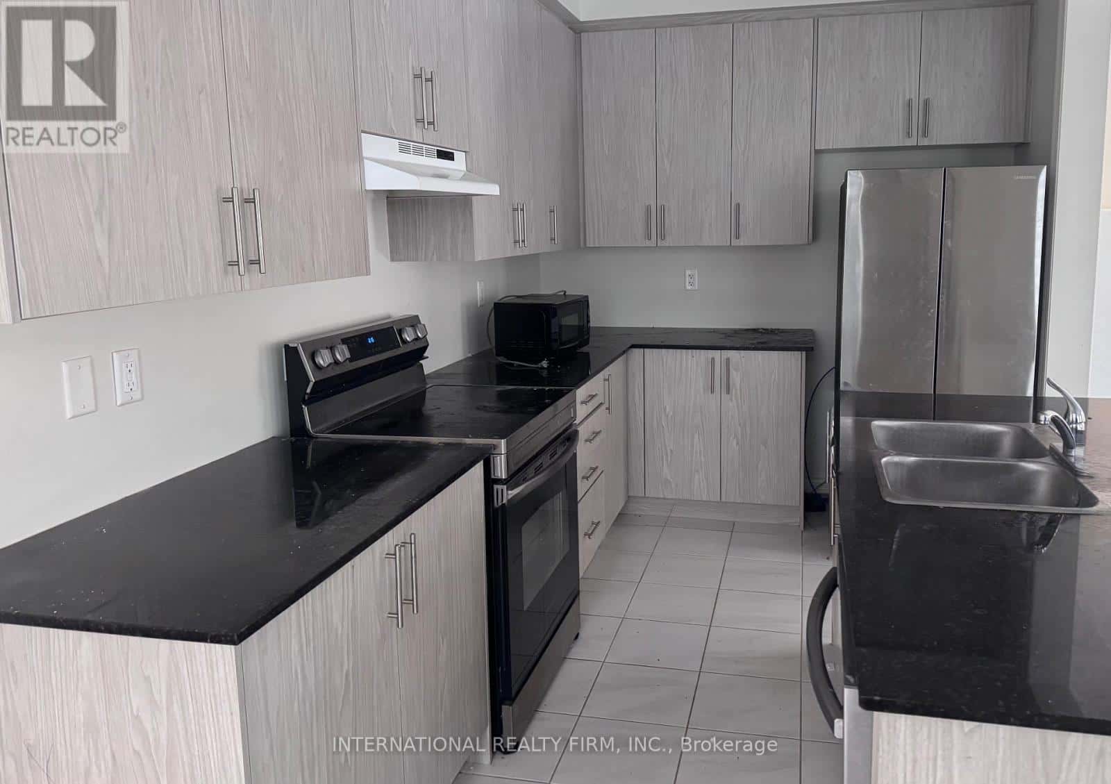 Oshawa (Kedron) — Oshawa (Kedron) - Photo 2 of 12