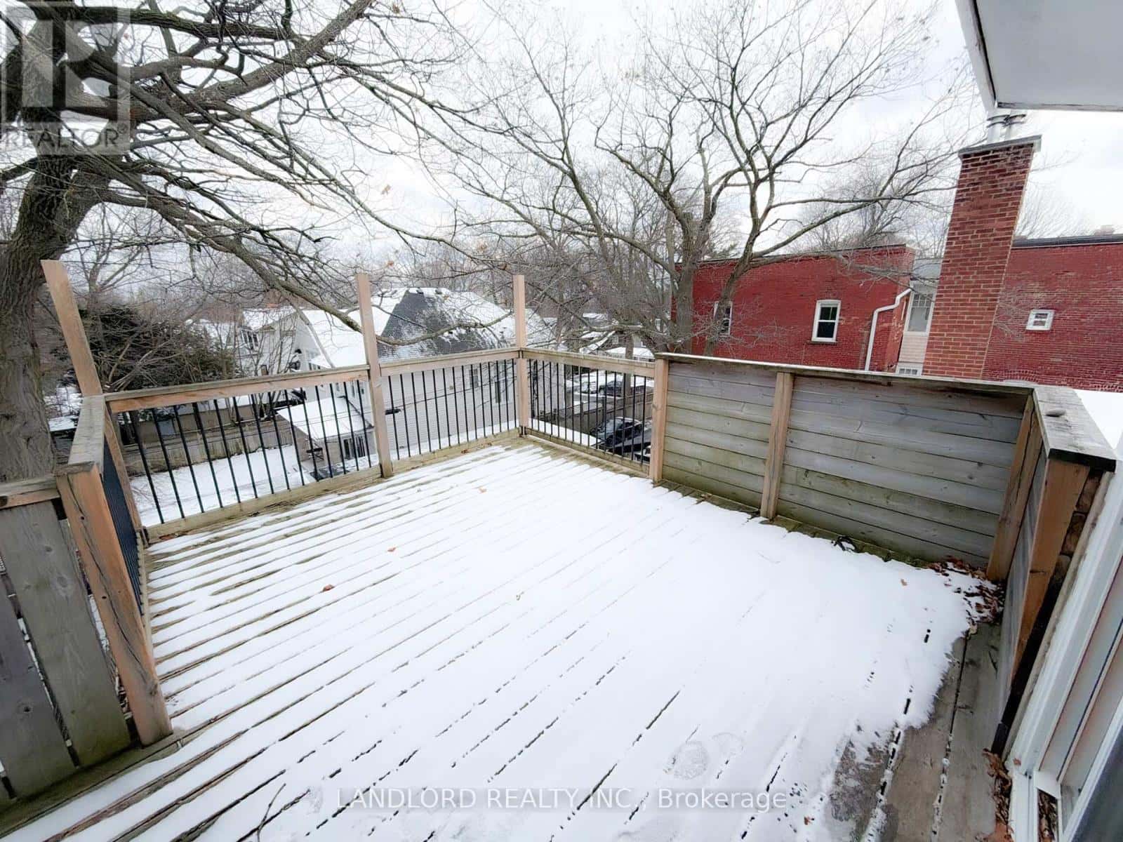 Toronto (The Beaches) — Toronto (The Beaches) - Photo 4 of 12