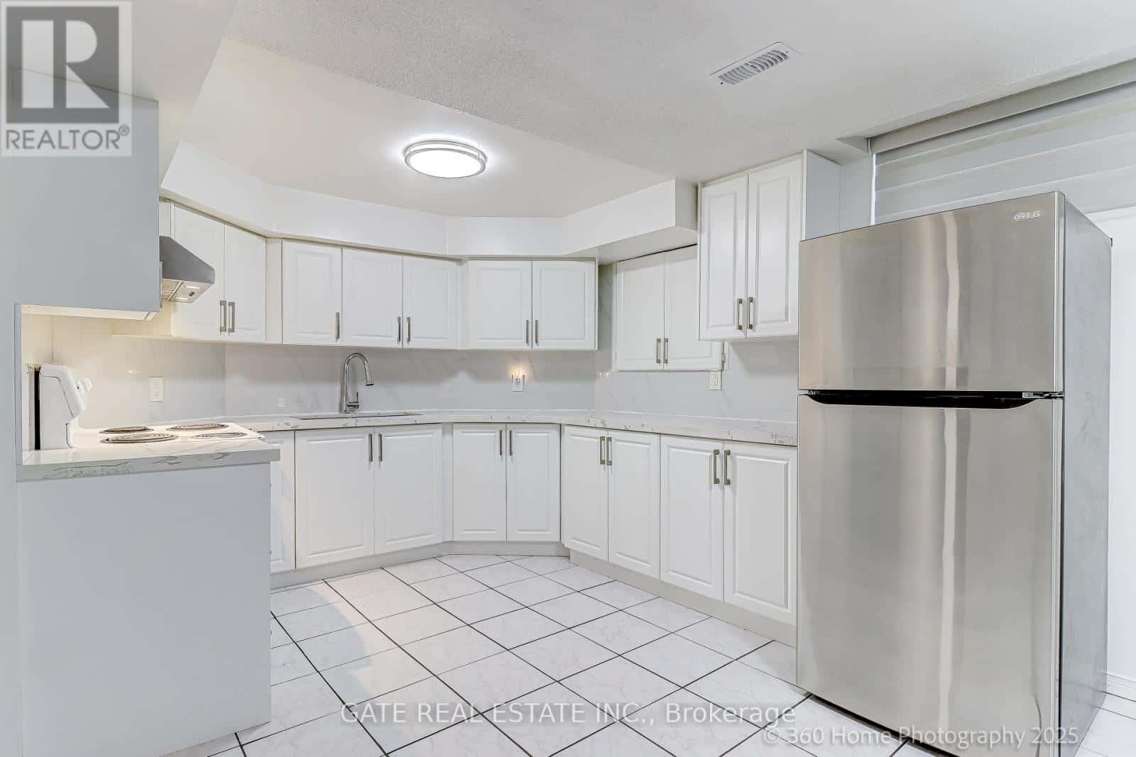 11 JORDANA DRIVE — Markham (Middlefield) - Photo 4 of 8