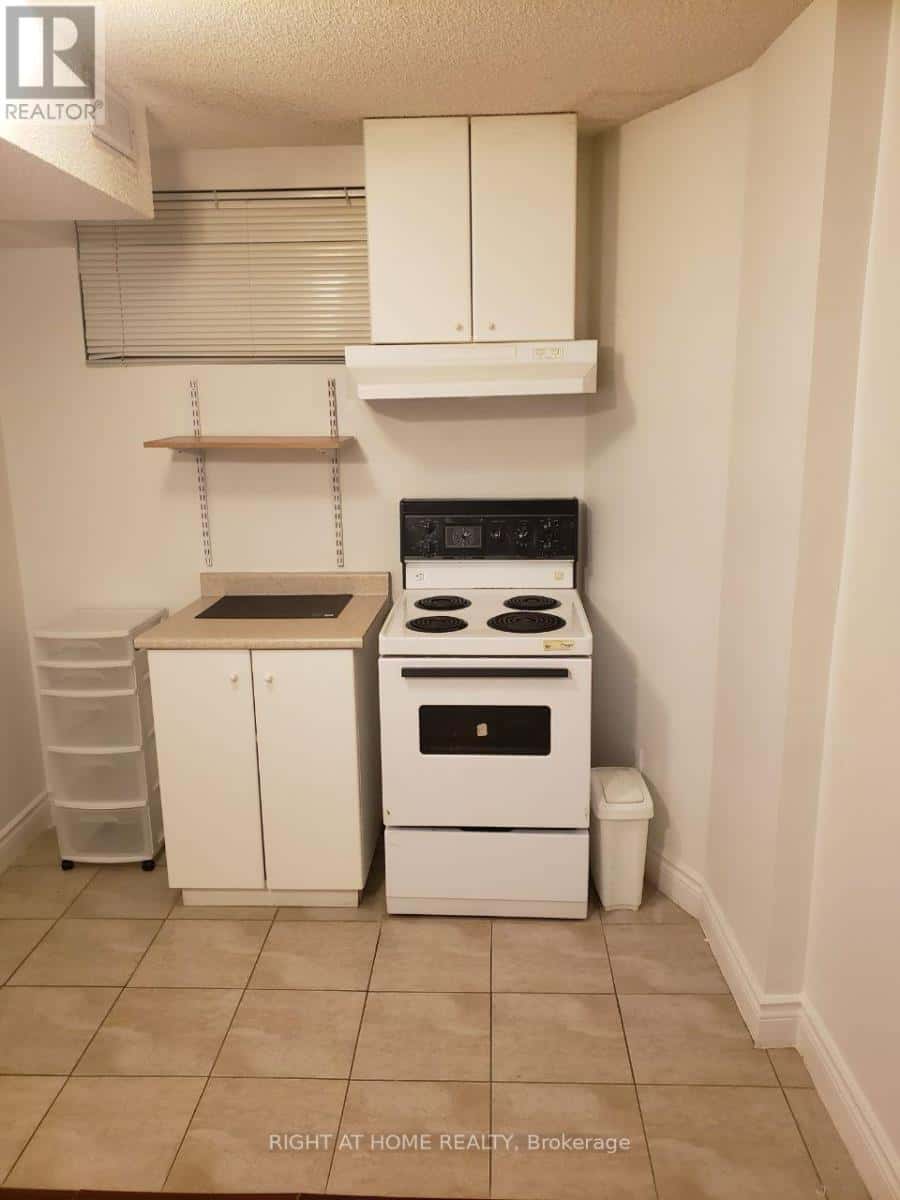 Markham (Aileen-Willowbrook) — Markham (Aileen-Willowbrook) - Photo 2 of 11