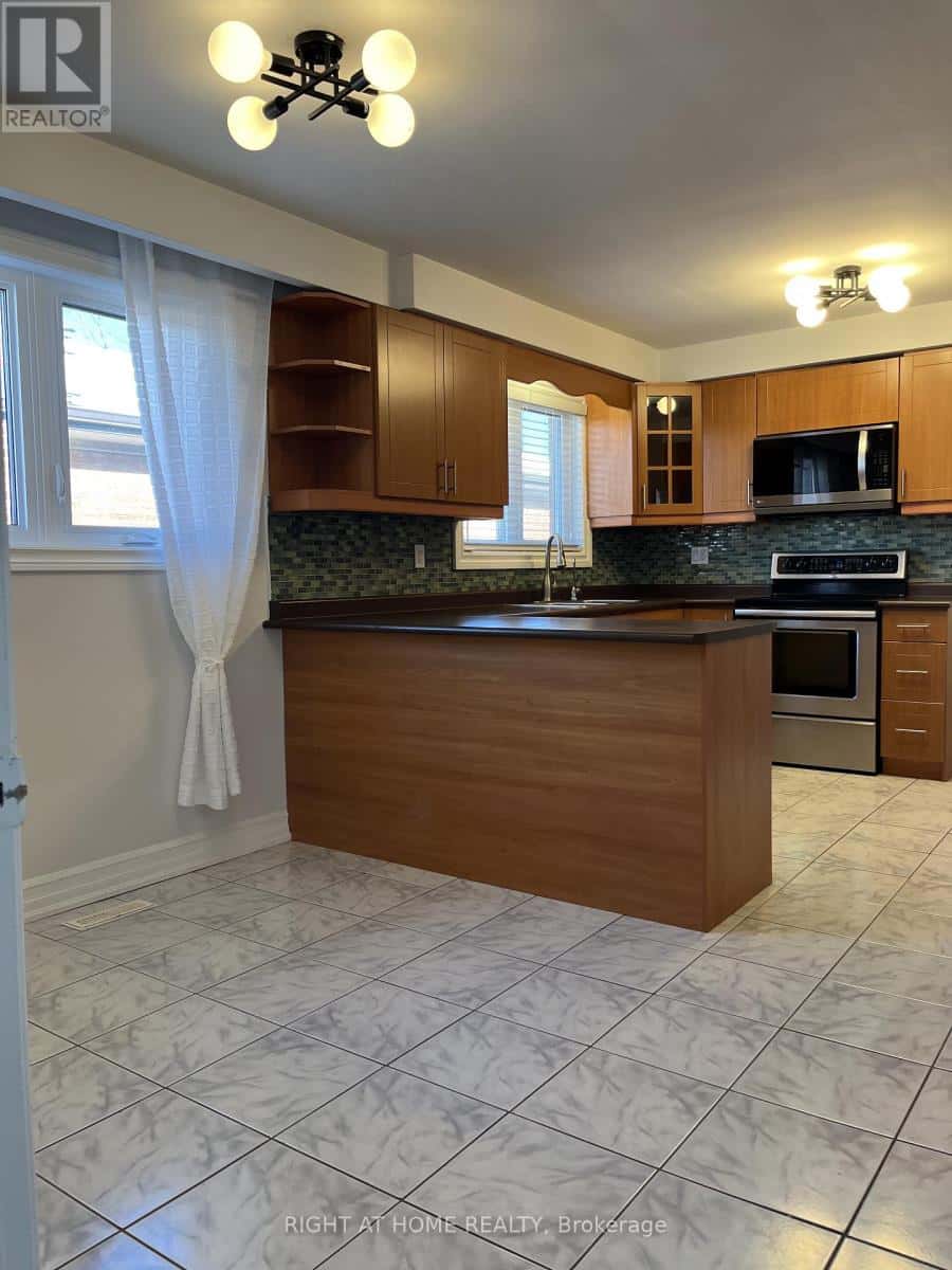 Mississauga (Applewood) — Mississauga (Applewood) - Photo 3 of 13