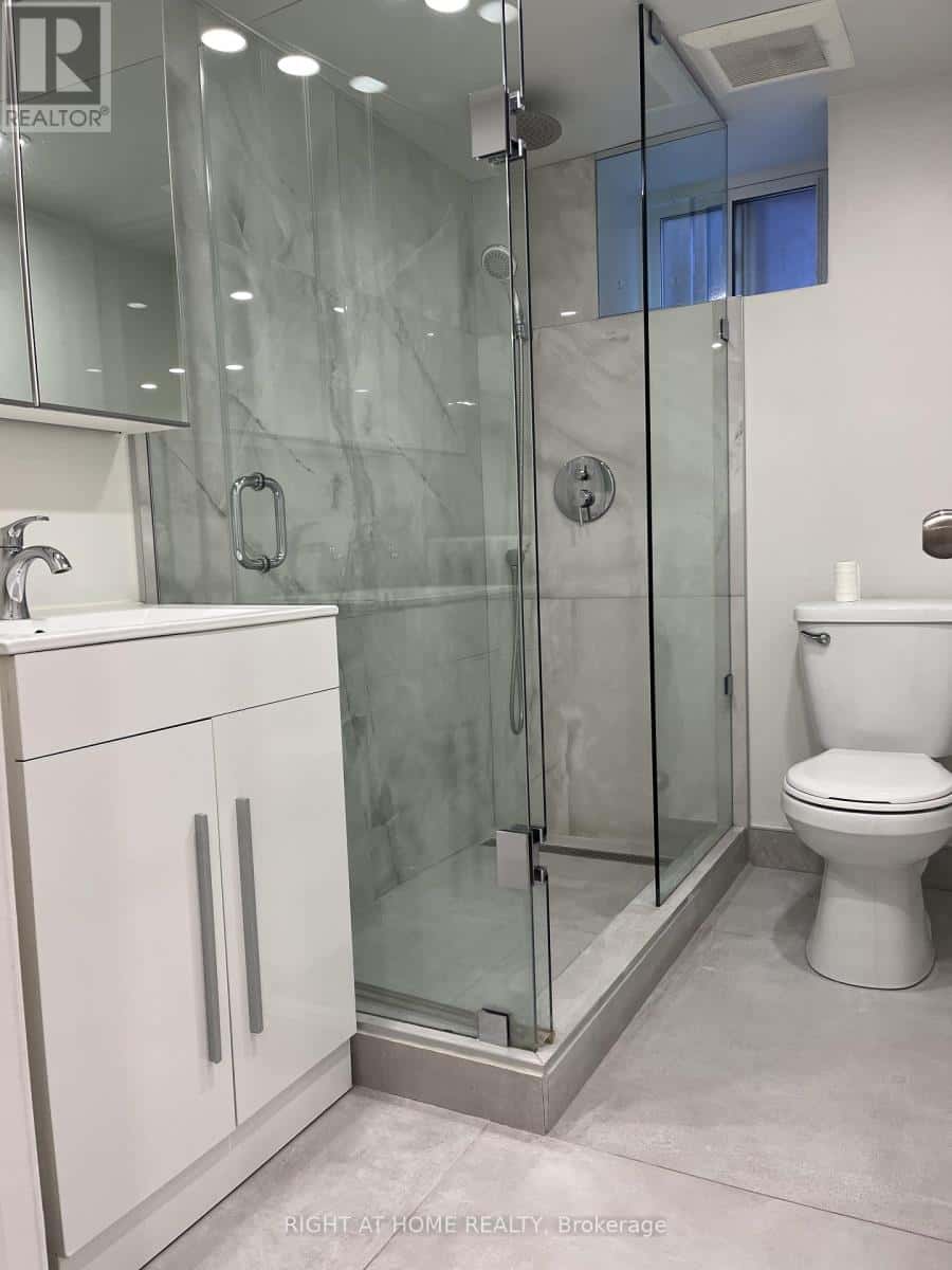 Toronto (Lambton Baby Point) — Toronto (Lambton Baby Point) - Photo 3 of 8