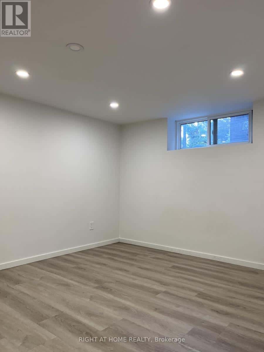 Toronto (Lambton Baby Point) — Toronto (Lambton Baby Point) - Photo 4 of 8