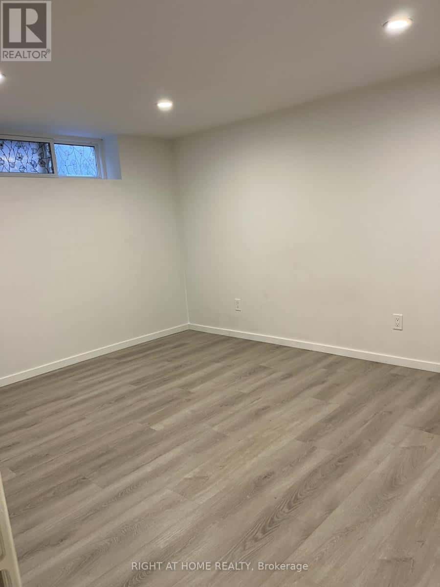 Toronto (Lambton Baby Point) — Toronto (Lambton Baby Point) - Photo 5 of 8