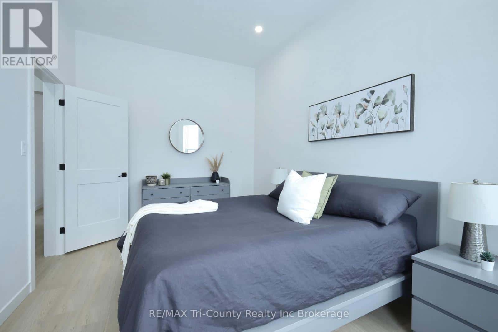 12 MARIAM STREET — St. Thomas - Photo 5 of 46