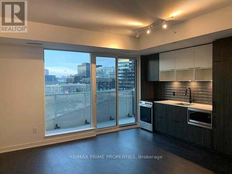 Toronto (Waterfront Communities) — Toronto (Waterfront Communities) - Photo 3 of 18