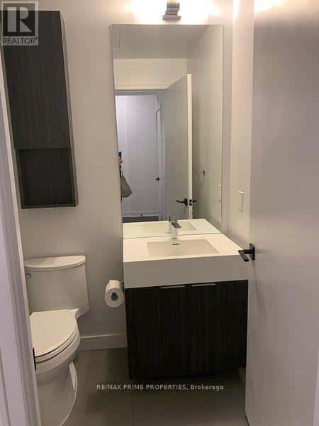 Toronto (Waterfront Communities) — Toronto (Waterfront Communities) - Photo 4 of 18