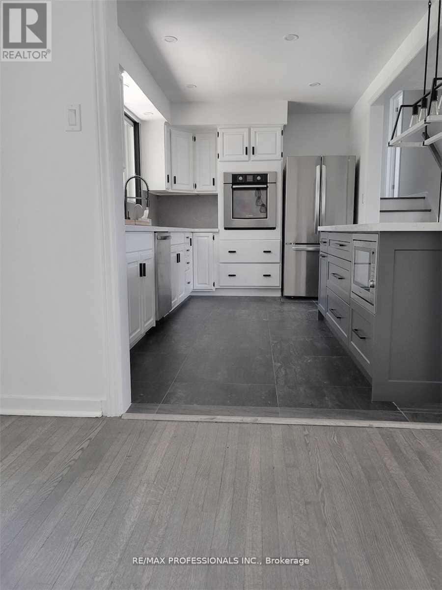 Oakville (CP College Park) — Oakville (CP College Park) - Photo 3 of 35