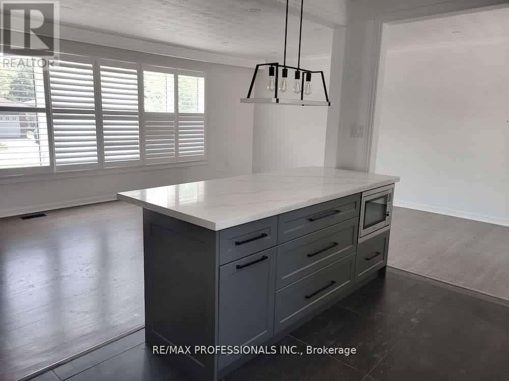 Oakville (CP College Park) — Oakville (CP College Park) - Photo 4 of 35