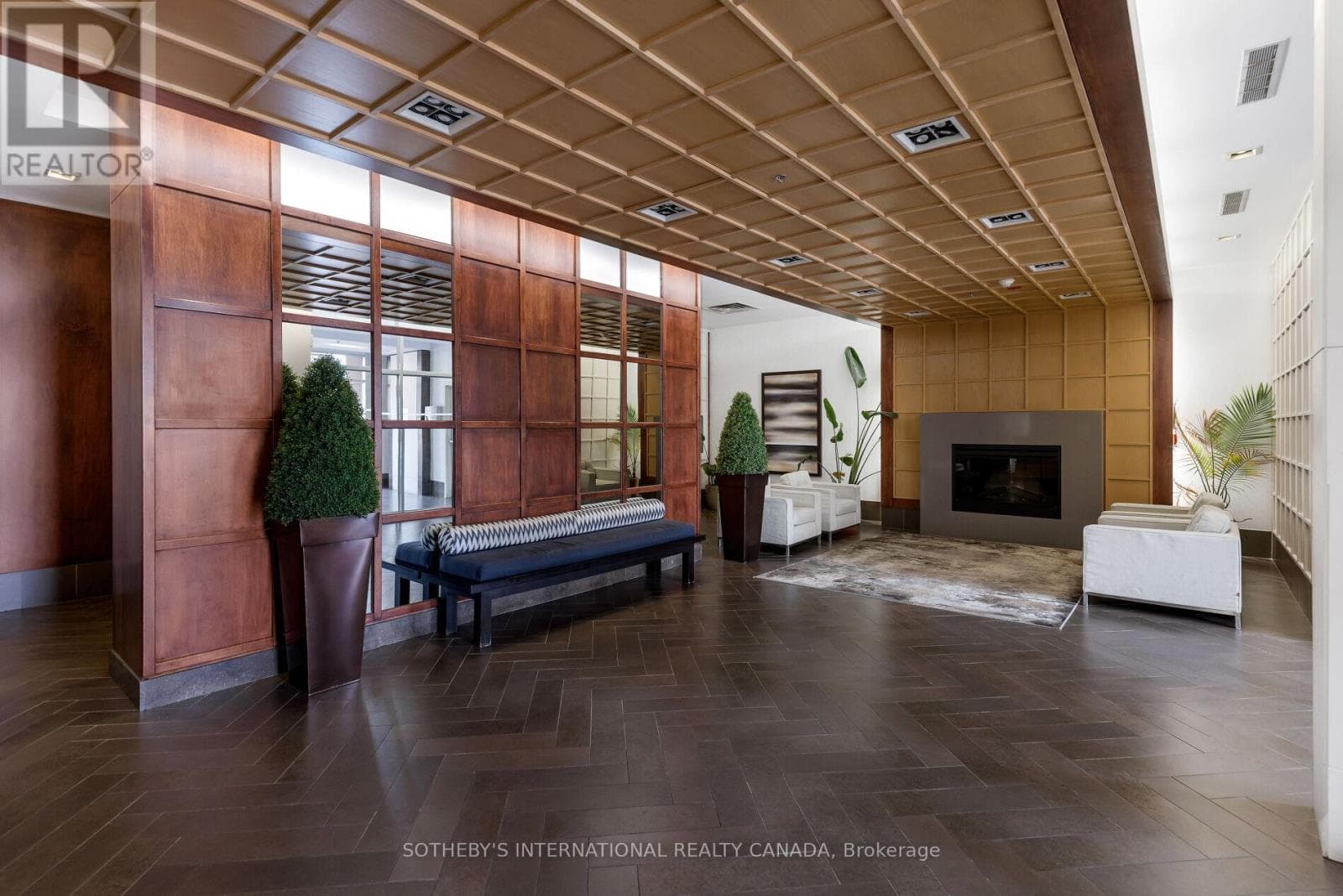 201 - 3391 BLOOR STREET W — Toronto (Etobicoke West Mall) - Main photo