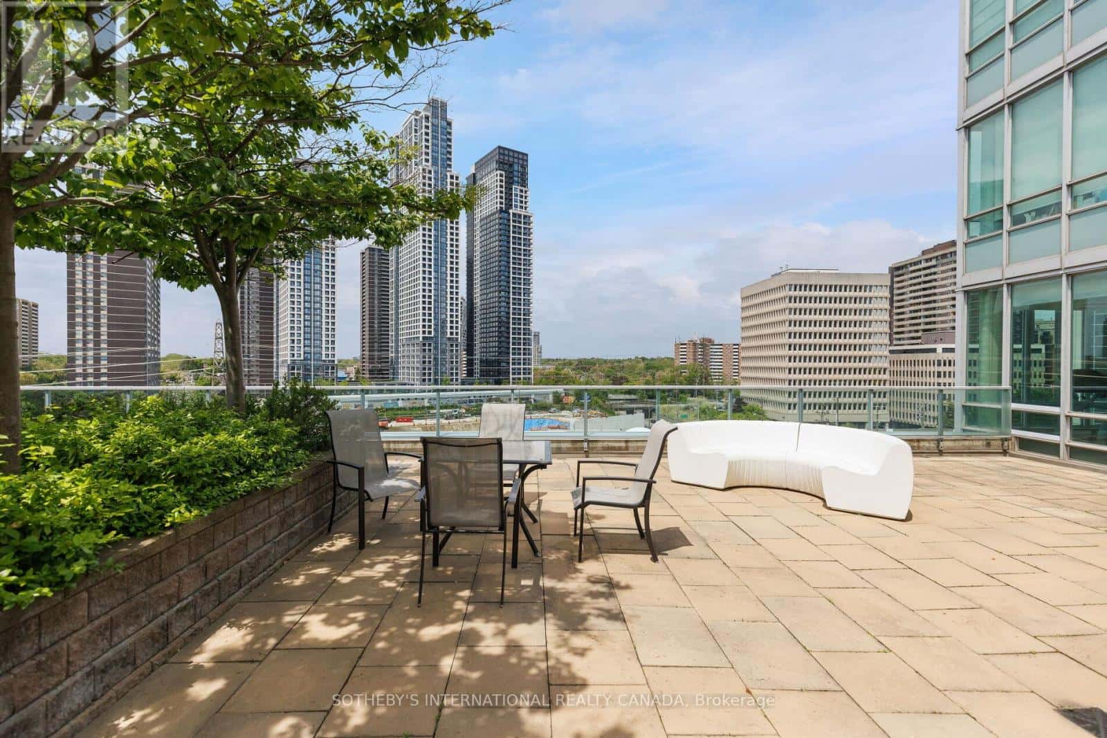 201 - 3391 BLOOR STREET W — Toronto (Etobicoke West Mall) - Photo 5 of 40