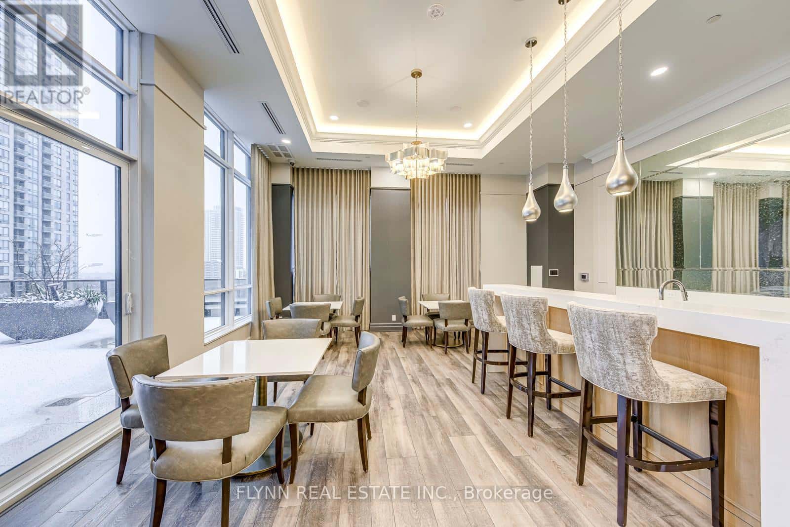 Mississauga (City Centre) — Mississauga (City Centre) - Photo 3 of 44