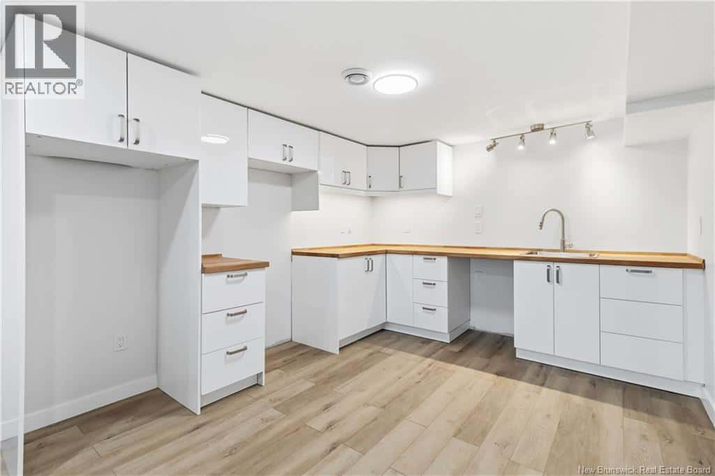 Moncton — Moncton - Photo 5 of 46