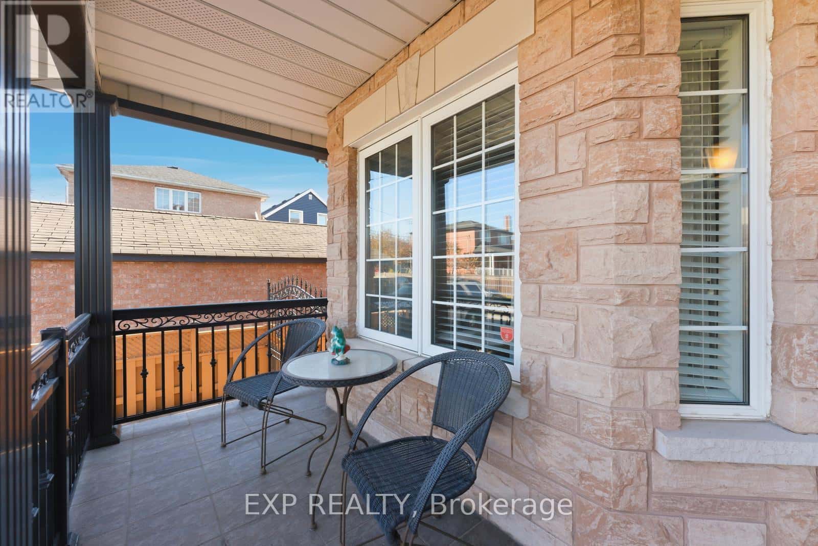 229 DUNRAVEN DRIVE — Toronto (Keelesdale-Eglinton West), Ontario - Photo 3 of 29