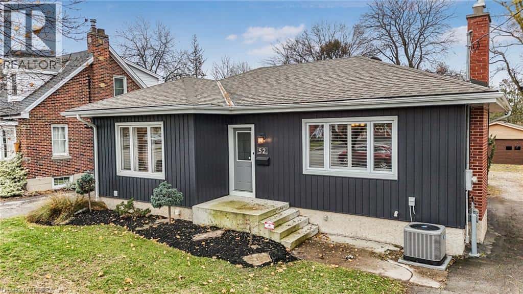 52 CHARING CROSS Street — Brantford, Ontario - Photo 2 of 25