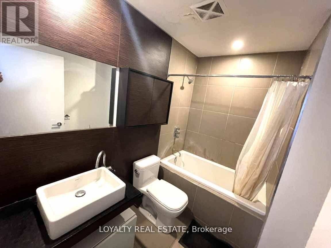 Toronto (Bay Street Corridor) — Toronto (Bay Street Corridor) - Main photo