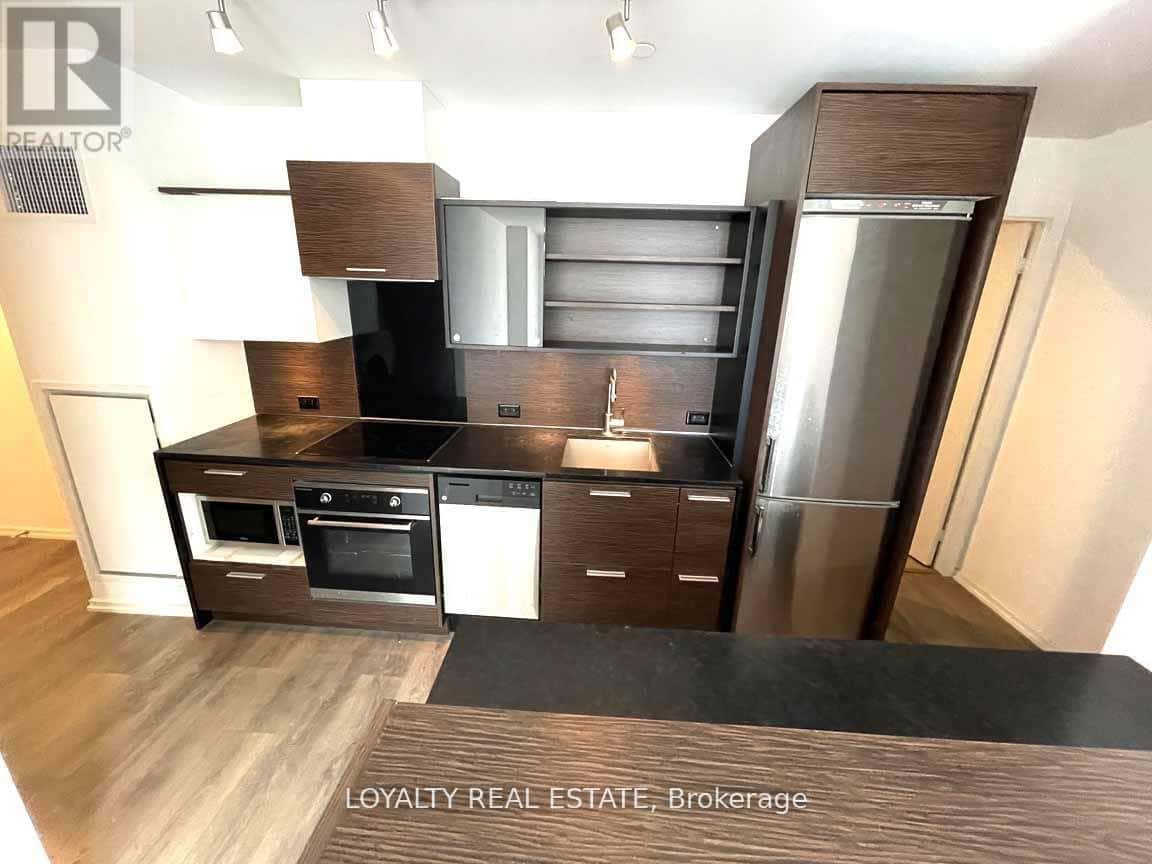 Toronto (Bay Street Corridor) — Toronto (Bay Street Corridor) - Photo 5 of 22