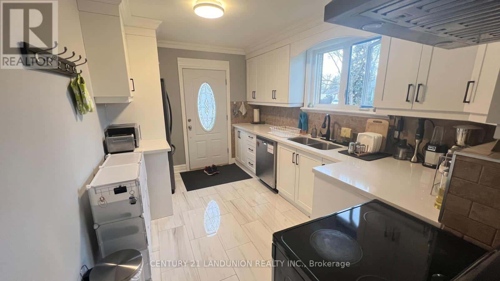 Richmond Hill (Crosby) — Richmond Hill (Crosby) - Photo 3 of 9