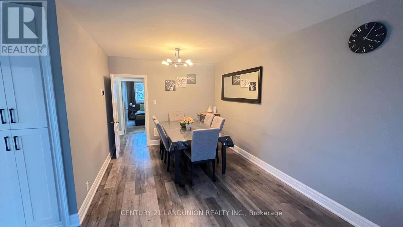 Richmond Hill (Crosby) — Richmond Hill (Crosby) - Photo 5 of 9