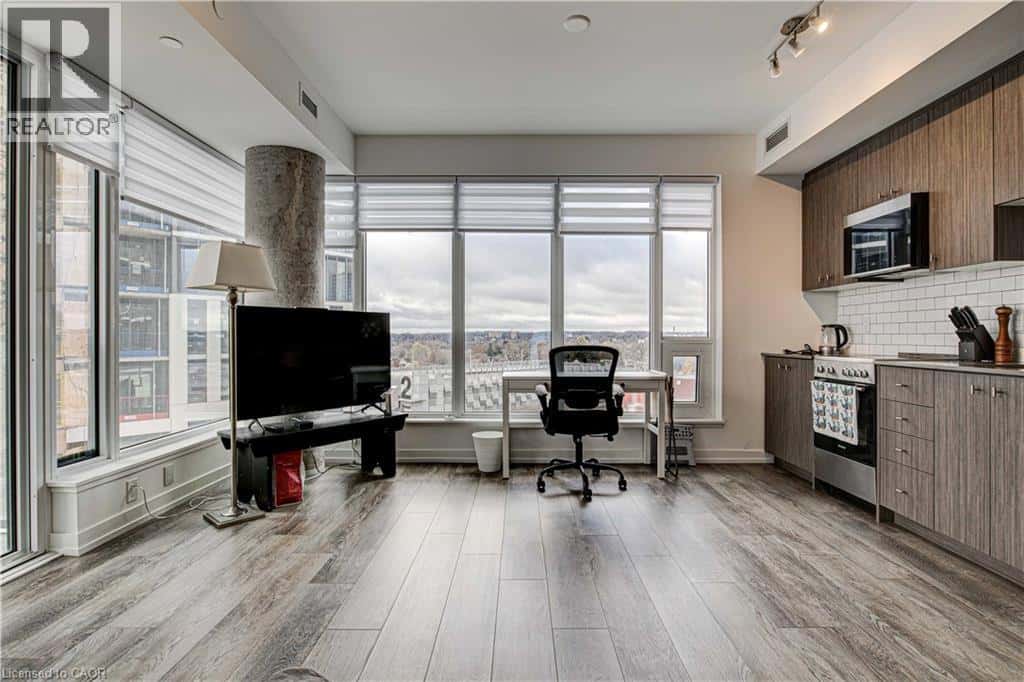 Kitchener — Kitchener - Photo 3 of 19