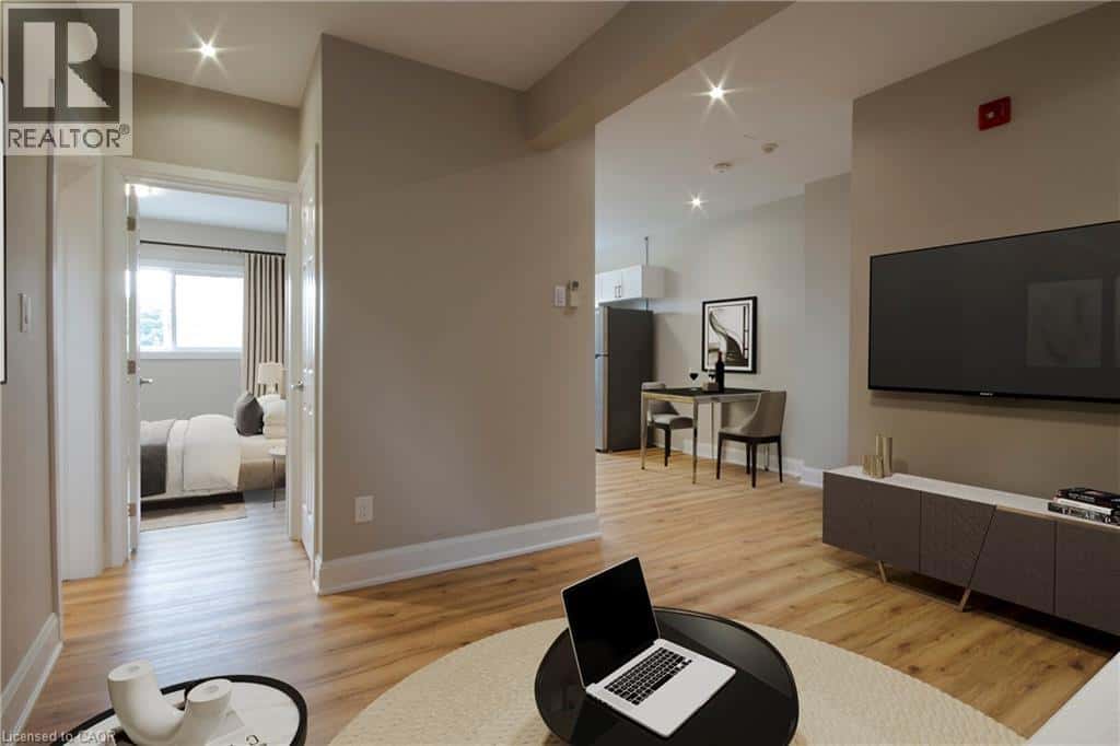 Hamilton — Hamilton - Photo 3 of 9