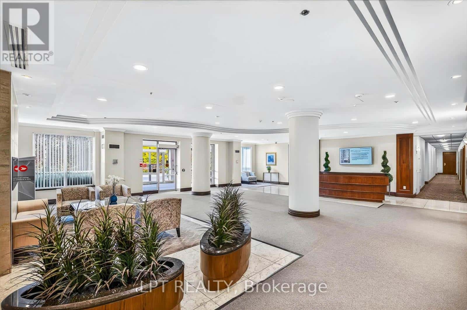 PH06 - 51 BAFFIN COURT — Richmond Hill (Langstaff) - Photo 5 of 44