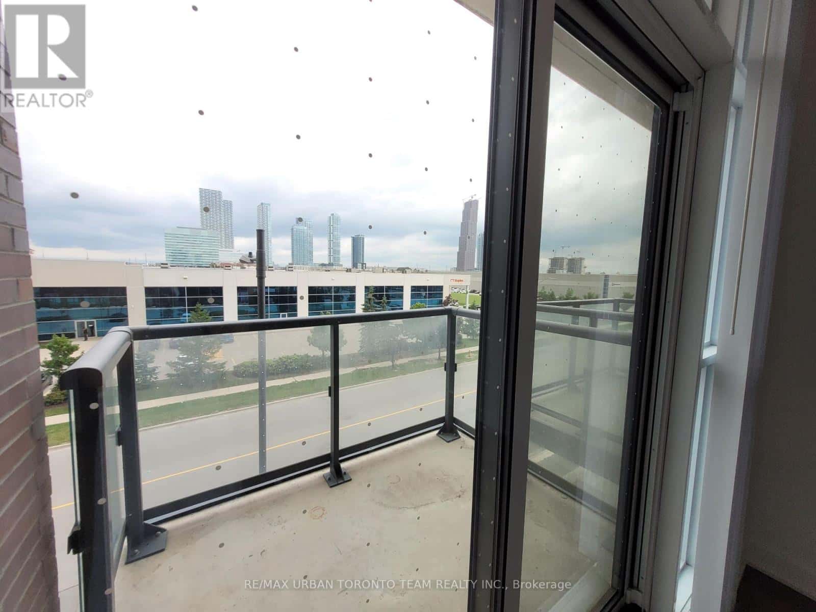 Vaughan (Vaughan Corporate Centre) — Vaughan (Vaughan Corporate Centre) - Photo 5 of 10