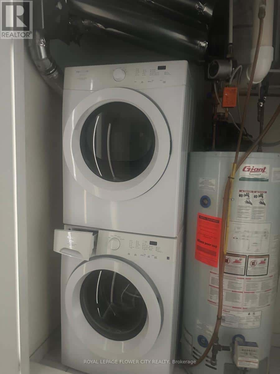 Mississauga (Churchill Meadows) — Mississauga (Churchill Meadows) - Photo 4 of 16